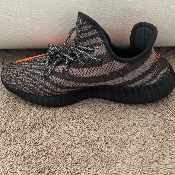 Yeezy 350 Carbon Beluga V2